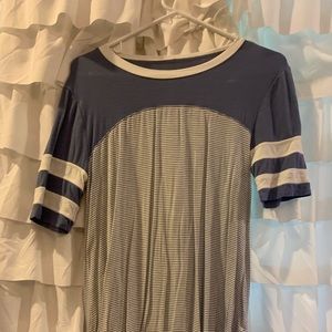 Bile and white striped top